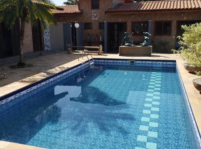 Suítes Verano Ubatuba - NOVAS - Bairro de Itaguá com piscina